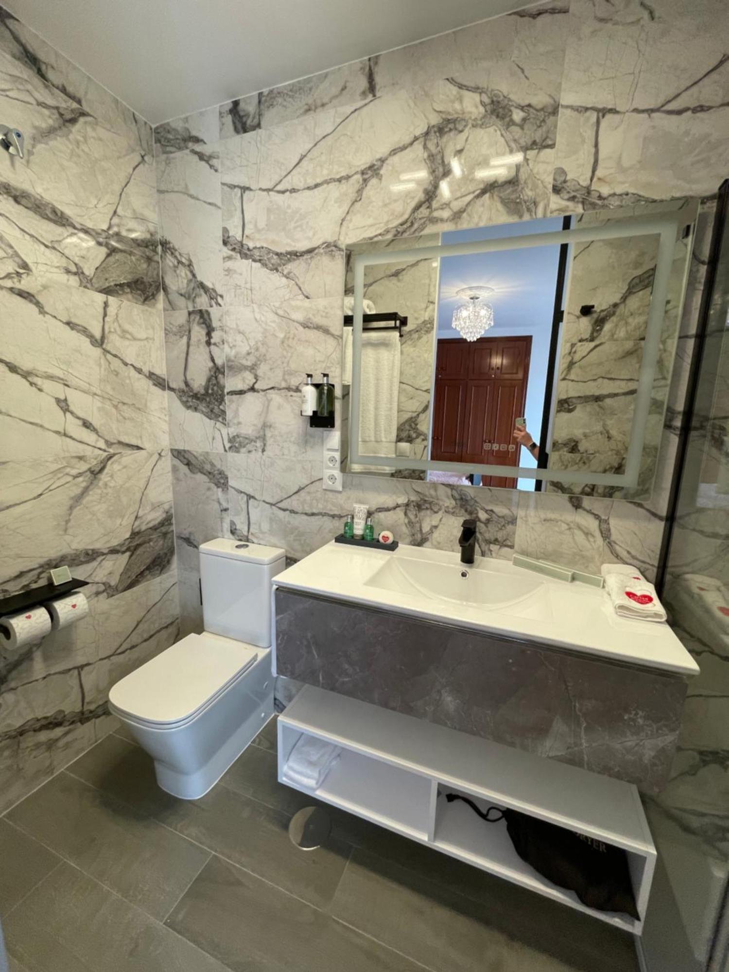 Cariad Boutique Bed & Breakfast La Cala Del Moral Phòng bức ảnh